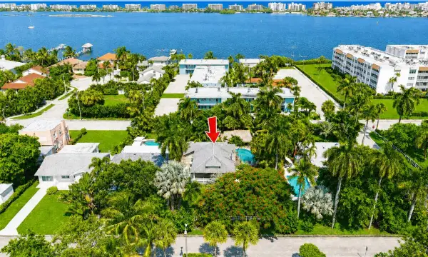 1424 S Palmway, Lake Worth Beach, FL 33460