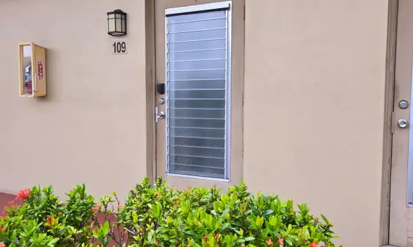 5071 W Oakland Park Boulevard 109, Lauderdale Lakes, FL 33313
