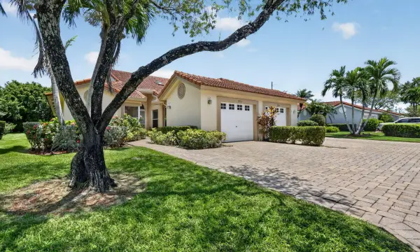 7223 Summer Tree Drive, Boynton Beach, FL 33437