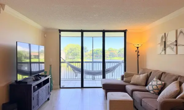 1266 S Military Trail 525, Deerfield Beach, FL 33442