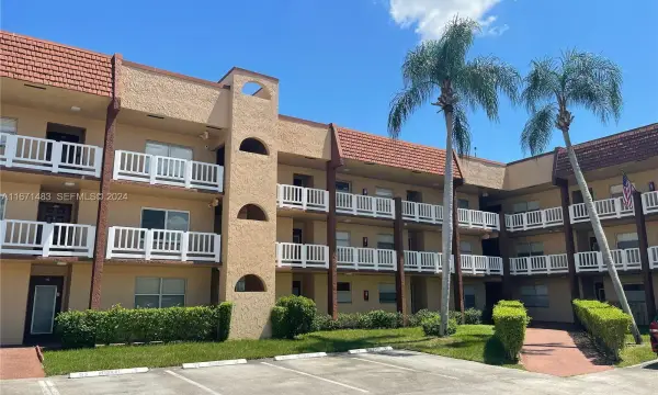 9300 Sunrise Lakes Boulevard 303, Sunrise, FL 33322