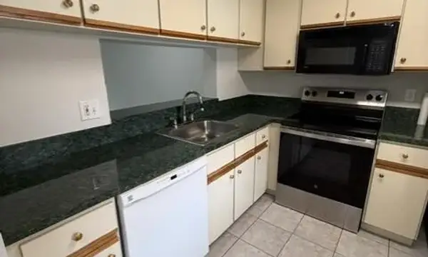 3031 Holiday Springs Boulevard 202-7, Margate, FL 33063