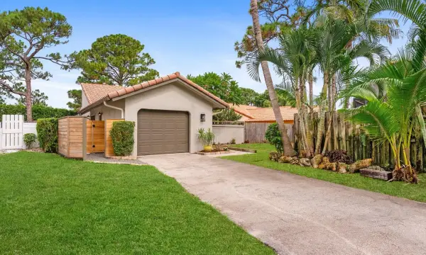 1310 NW 22nd Avenue, Delray Beach, FL 33445