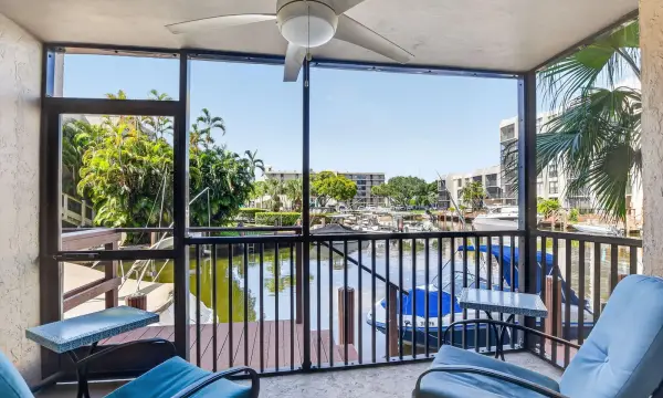 3 Royal Palm Way 102, Boca Raton, FL 33432