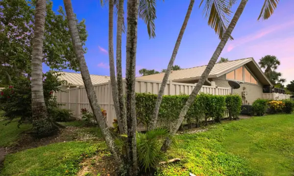 5933 Golden Eagle Circle, Palm Beach Gardens, FL 33418