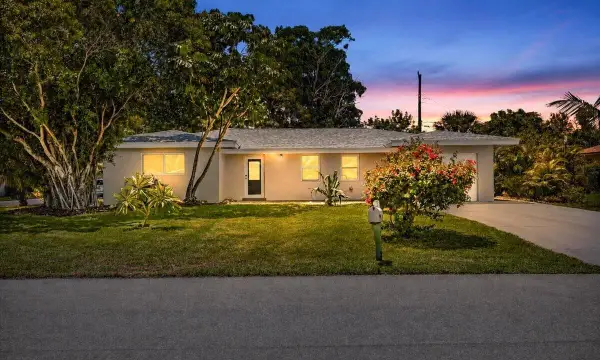 902 Garnett Street, Lantana, FL 33462