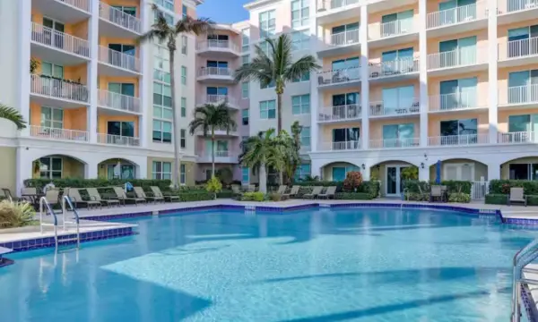 802 W Windward Way 301, Lantana, FL 33462
