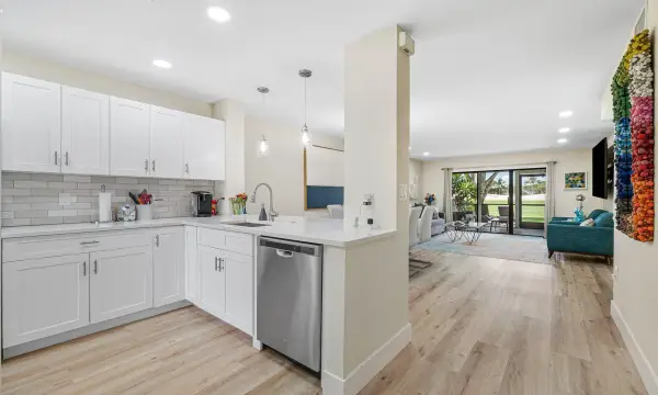 17 Southport Lane E, Boynton Beach, FL 33436