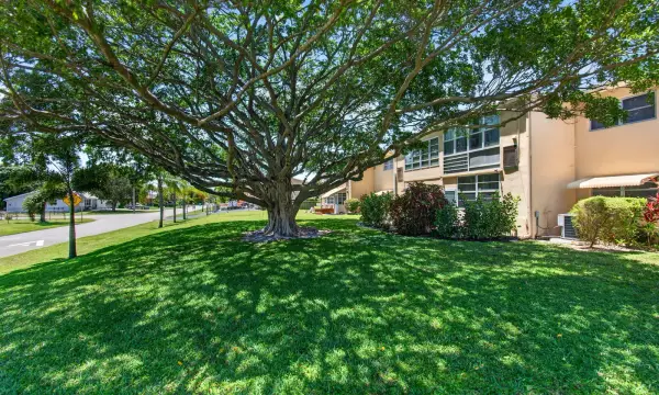 2101 NE 1st Court 204, Boynton Beach, FL 33435