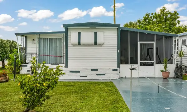 8500 SW 18th Place, Davie, FL 33324