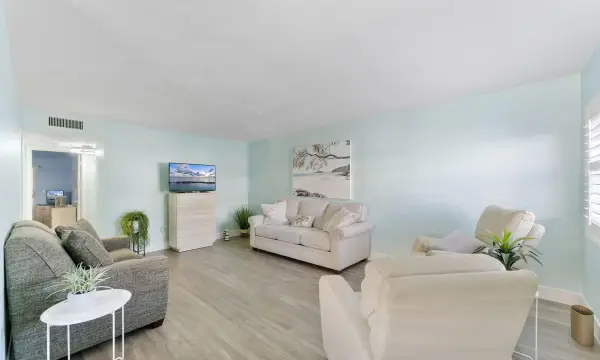 3322 Cynthia Lane 102, Lake Worth Beach, FL 33461