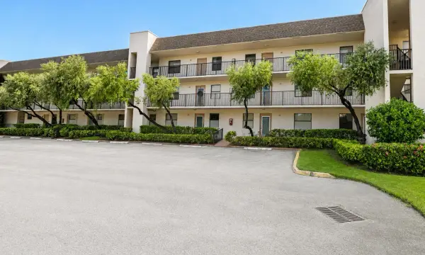 2941 N Nob Hill Road 112, Sunrise, FL 33322