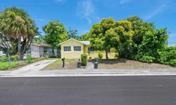 616 W 5th Street, Riviera Beach, FL 33404
