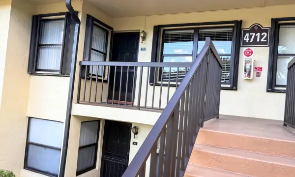 4712 E Lucerne Lakes Boulevard E 203, Lake Worth, FL 33467