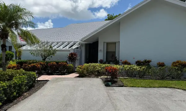 10884 Lake Front Place, Boca Raton, FL 33498