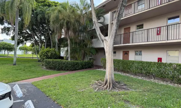 8301 Sands Point Boulevard S103, Tamarac, FL 33321