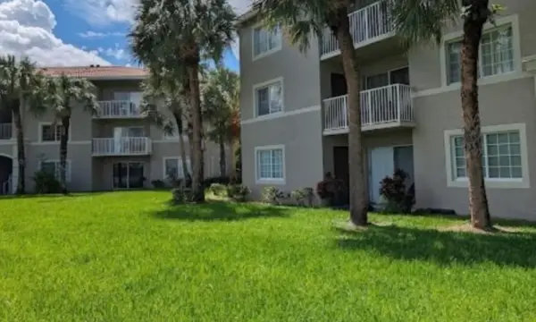 5550 Wiles Road Unit 105, Coconut Creek, FL 33073