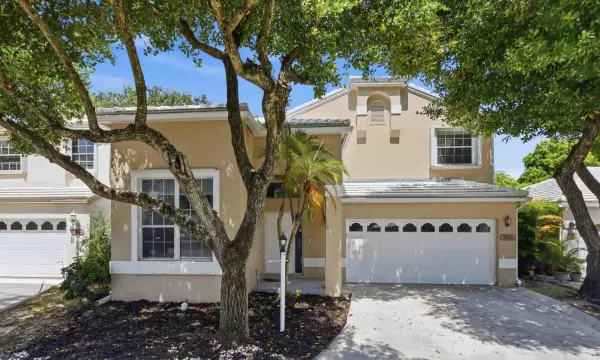 9516 NW 8th Circle, Plantation, FL 33324