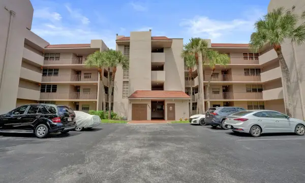 1920 Sabal Palm Drive 203, Davie, FL 33324