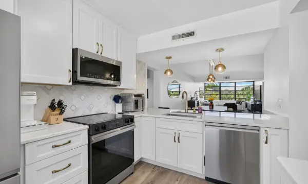 3635 Whitehall Drive 302, West Palm Beach, FL 33401