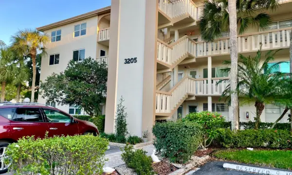 3205 Portofino Point B4, Coconut Creek, FL 33066