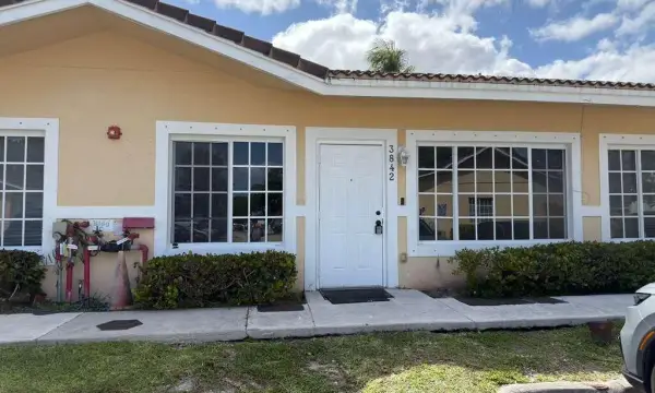 3842 SW 48th Avenue, Hollywood, FL 33023