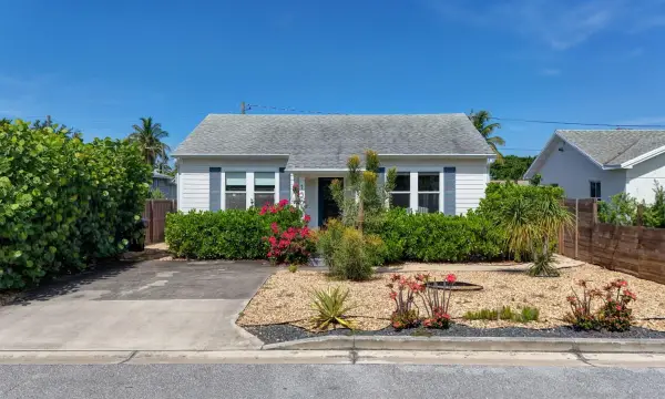 1305 N Palmway, Lake Worth Beach, FL 33460