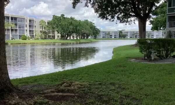 9325 Lagoon Place 107, Davie, FL 33324