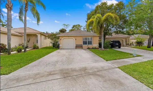 121 Prestige Drive, Royal Palm Beach, FL 33411