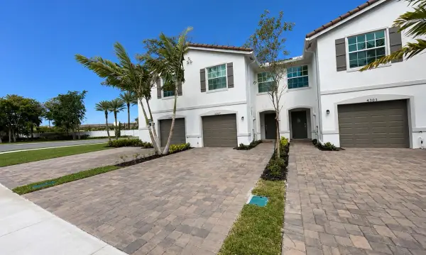 6907 Broadwater Lane, Lake Worth, FL, 33467