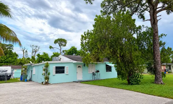 3082 Reo Lane, Palm Springs, FL, 33461