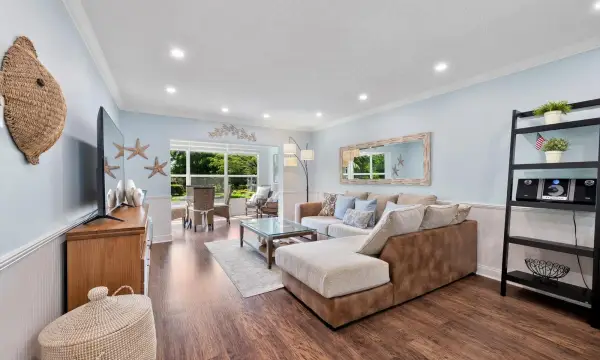 5171 W Oakland Park Boulevard, Unit 204, Lauderdale Lakes, FL, 33313