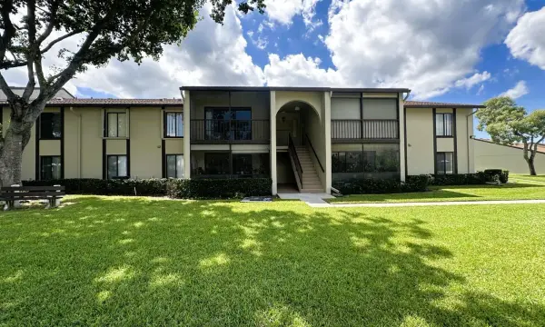 805 Sky Pine Way F2, Greenacres, FL 33415