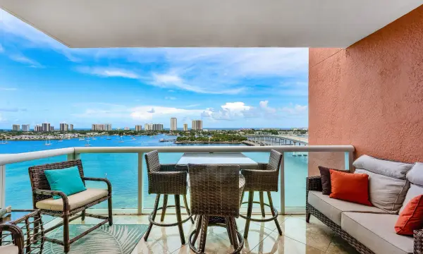 2640 Lake Shore Drive, Unit 1210, Riviera Beach, FL, 33404