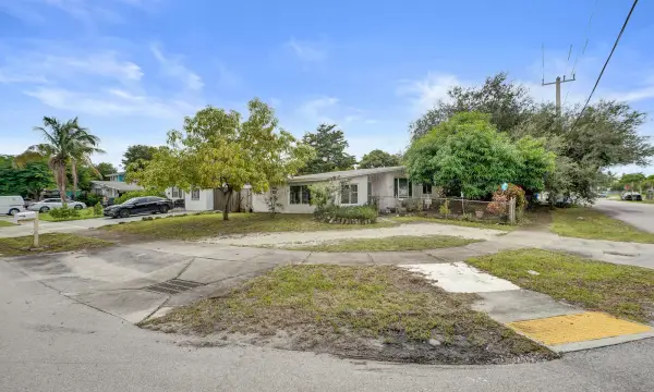 3630 SW 40th Street, West Park, FL 33023