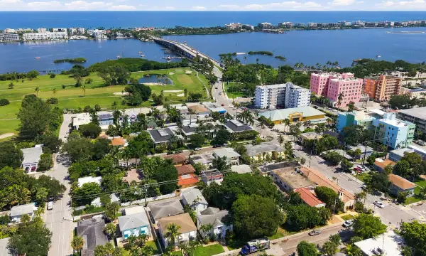 113 N Lakeside Drive #5, Lake Worth Beach, FL 33460