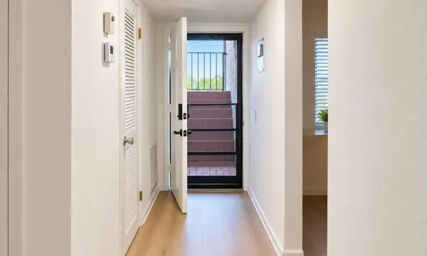 4242 Deste Court, Unit 201, Lake Worth, FL, 33467