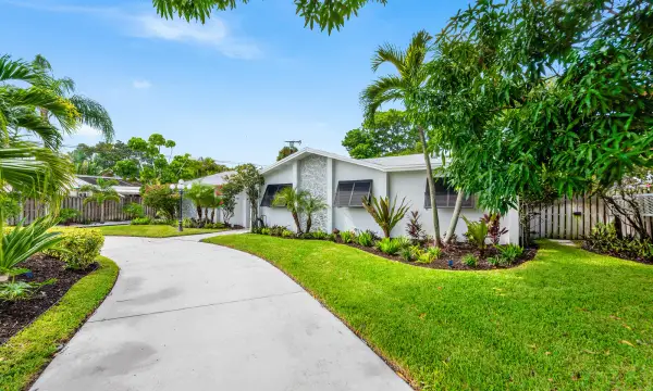 317 Daly Road, Tequesta, FL 33469