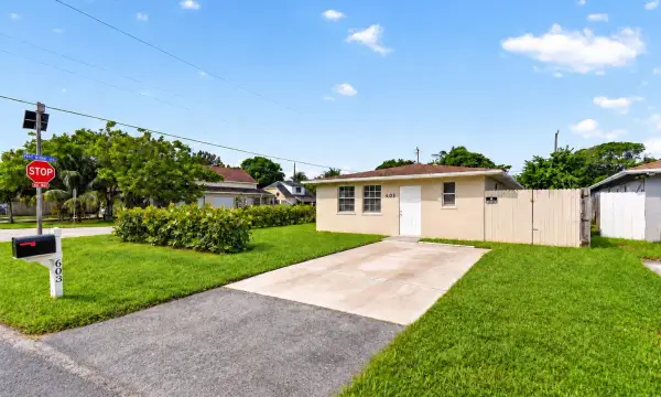 603 N Broadway, Lantana, FL 33462