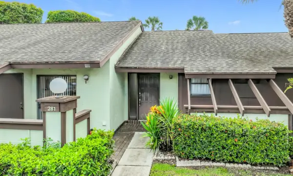 281 Amber Court, Royal Palm Beach, FL 33411