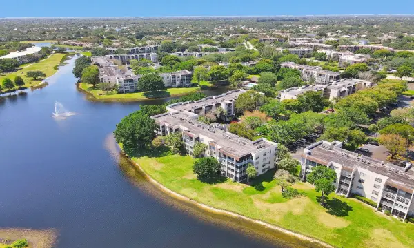 9450 Poinciana Place, Unit 416, Davie, FL, 33324