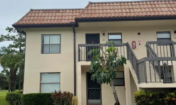 7101 Golf Colony Court, Unit 201, Lake Worth, FL, 33467