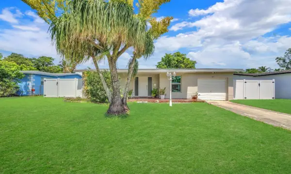 6851 SW 7th Place, North Lauderdale, FL 33068