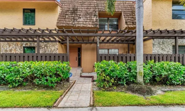 7864 NW 12th Street, Plantation, FL 33322