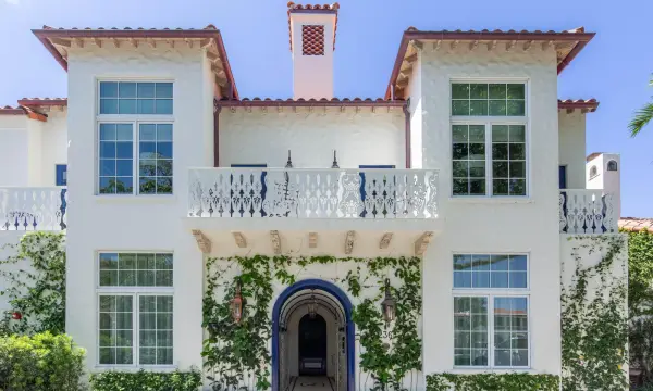 236 Phipps Plaza 202, Palm Beach, FL 33480