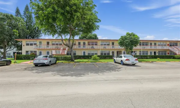 245 Camden K, West Palm Beach, FL 33417