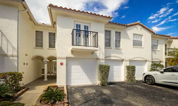 1105 Lake Shore Drive 205, Lake Park, FL 33403