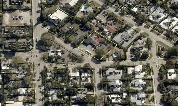 202 Palm Court, Delray Beach, FL 33444