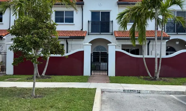Address Withheld, Lauderdale Lakes, FL 33311