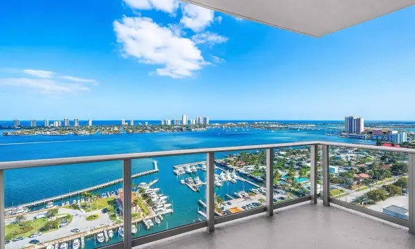 220 Lake Shore Drive 2202, Lake Park, FL 33403
